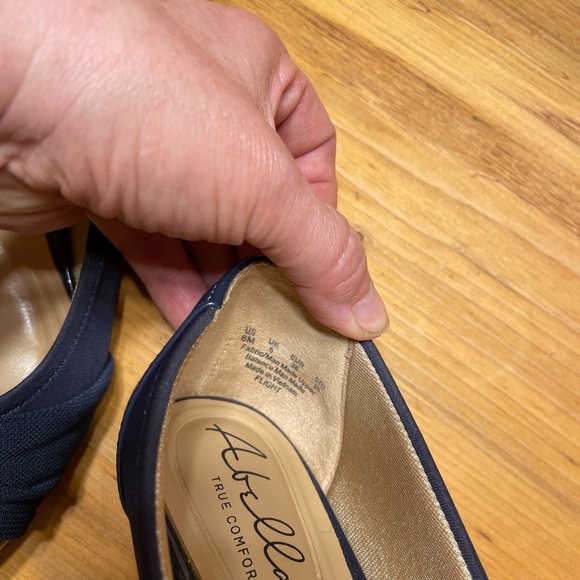Navy Abella True Comfort Flats - Size 8 - Picture 9 of 9